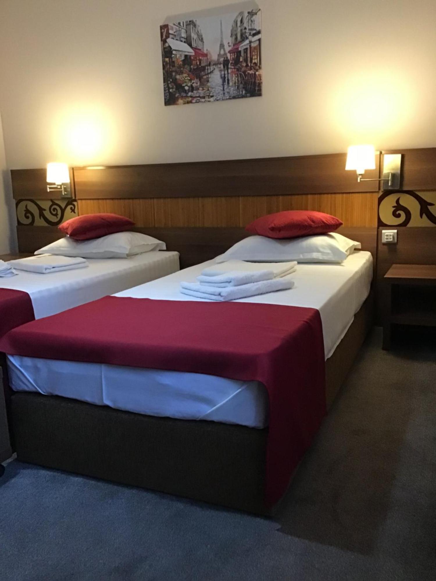 Rora Rose Hotel บูคาเรสต์ ภายนอก รูปภาพ
