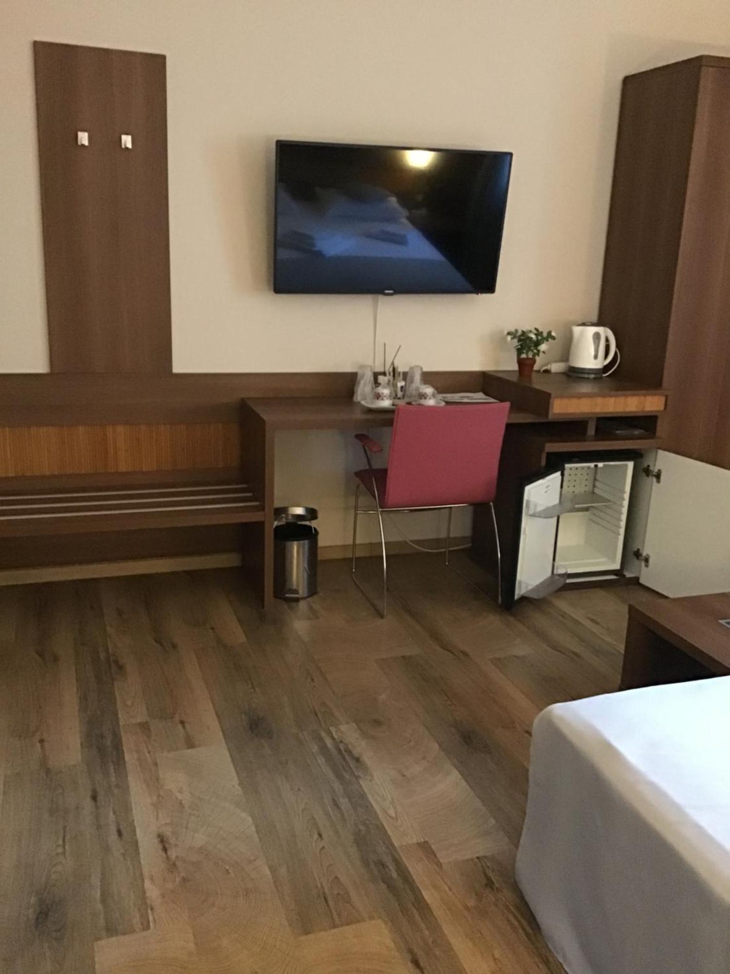 Rora Rose Hotel บูคาเรสต์ ภายนอก รูปภาพ